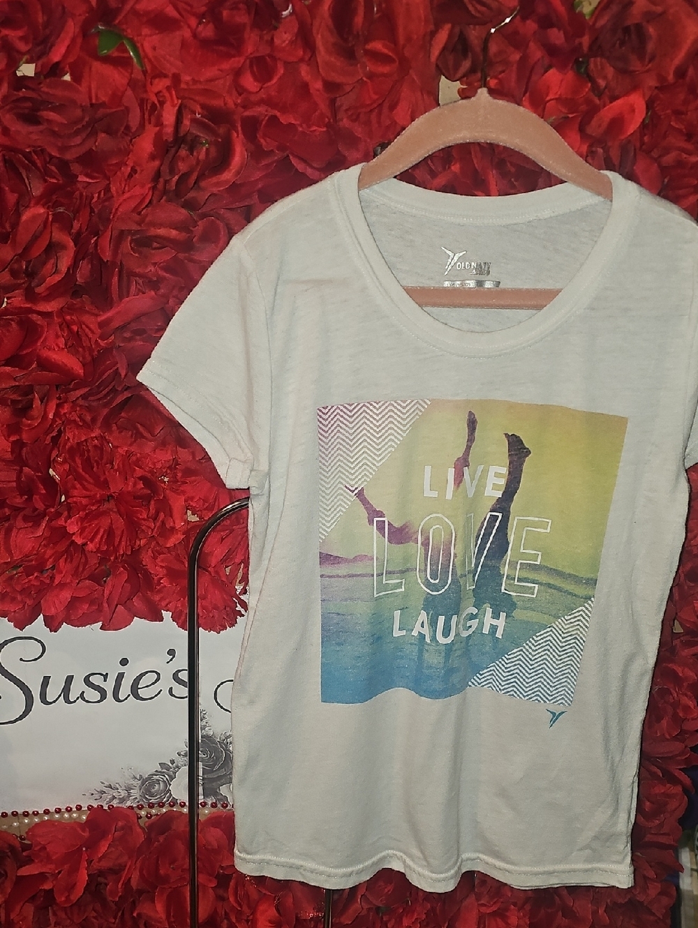 Old Navy Active Girls Live Love Laugh Graphic Tee in Off-White Size 10/12